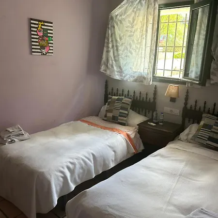 Rural Castillo De Fanecaes 호텔 3*