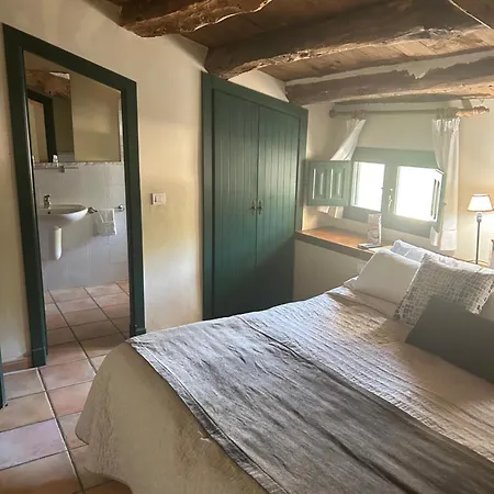 Hotel Rural Castillo De Fanecaes 3*